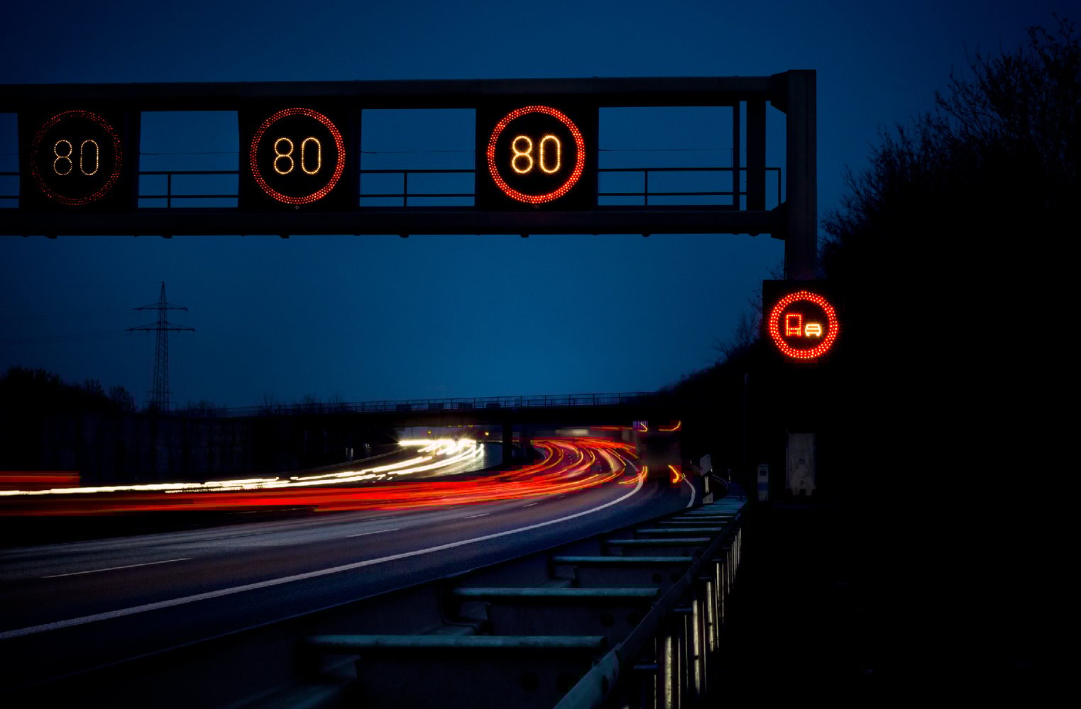 Highways England extends contract